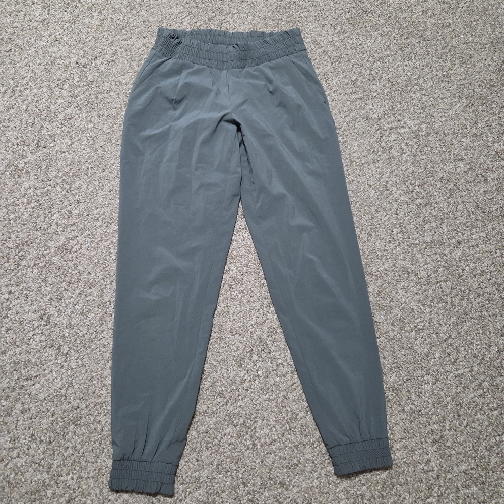 Athleta Pants Aliso Jogger Green S/67557 Women's Size 2 Pockets Lightweight - Picture 2 of 12